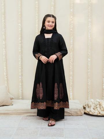 Elegant Black Embroidered Long Kurta Set